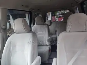 Toyota Noah 2.0 143hp FWD (8 Seater) 2011 Silver