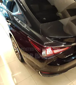 New Lexus ES 300h Ultra Luxury 2021 Black