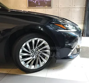 New Lexus ES 300h Ultra Luxury 2021 Black