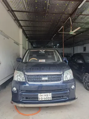 Toyota Noah 2006 Blue