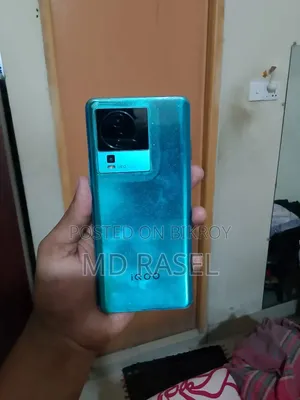 iQOO 128 GB Blue
