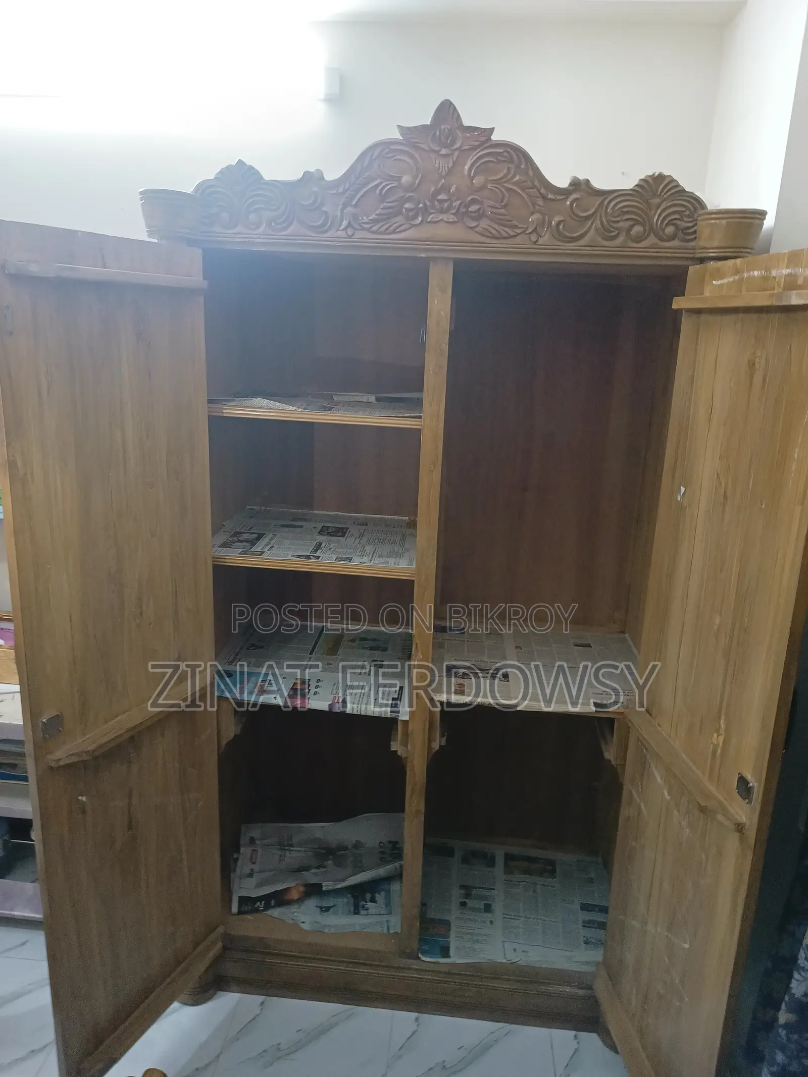Almira and Dressing Table Shegun