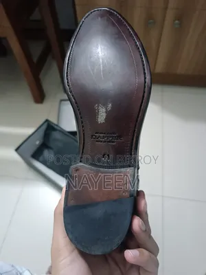 নতুন ড্যাপার জুতো