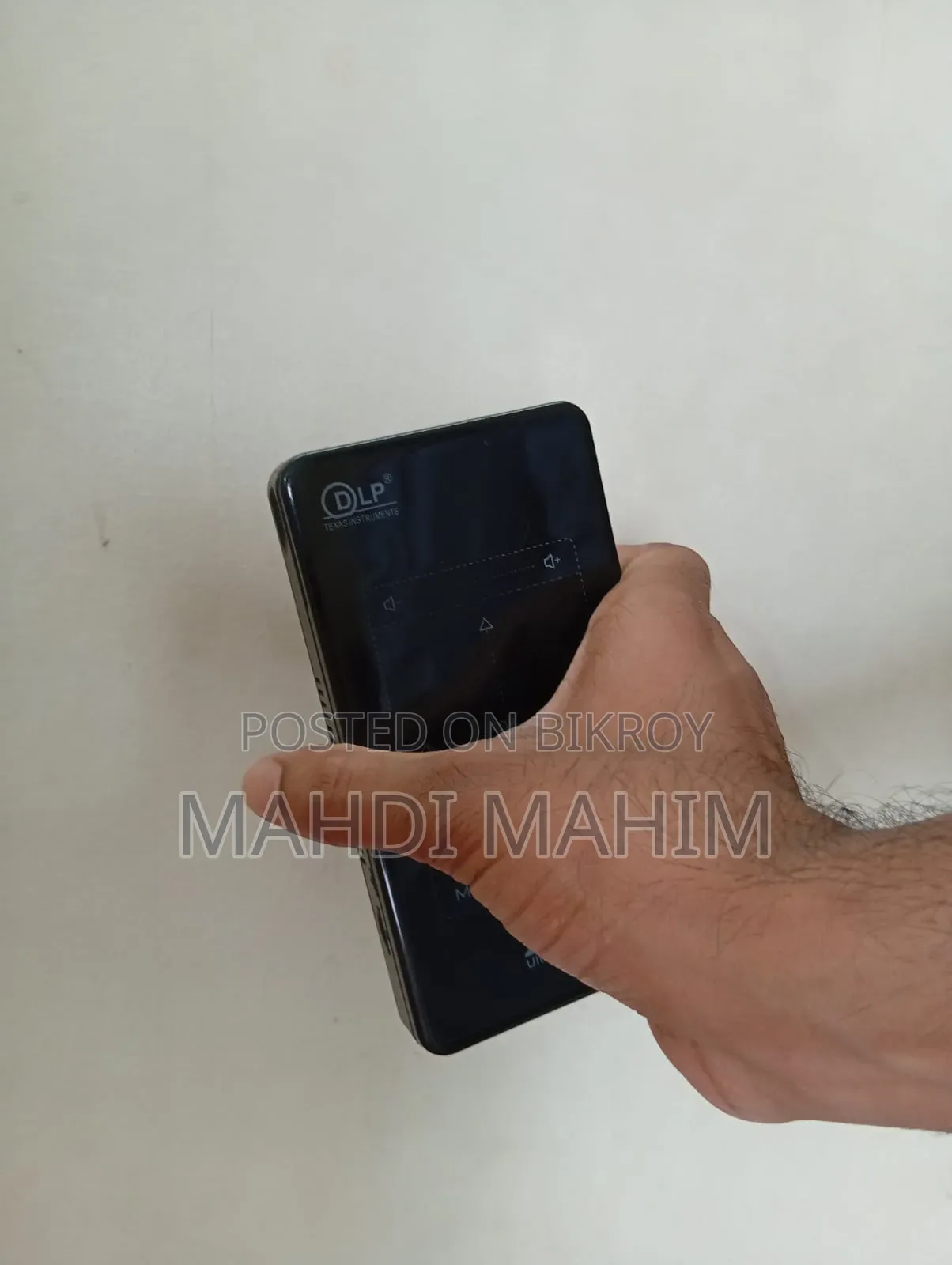 মিনি পকেট প্রজেক্টর
