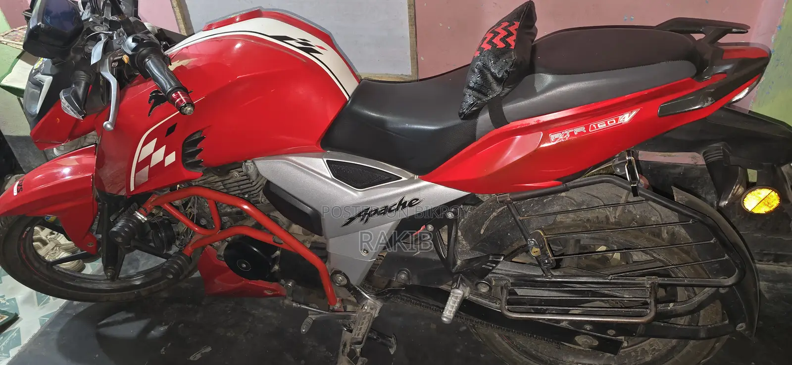 TVS Apache RTR 160 4V 2022 Red