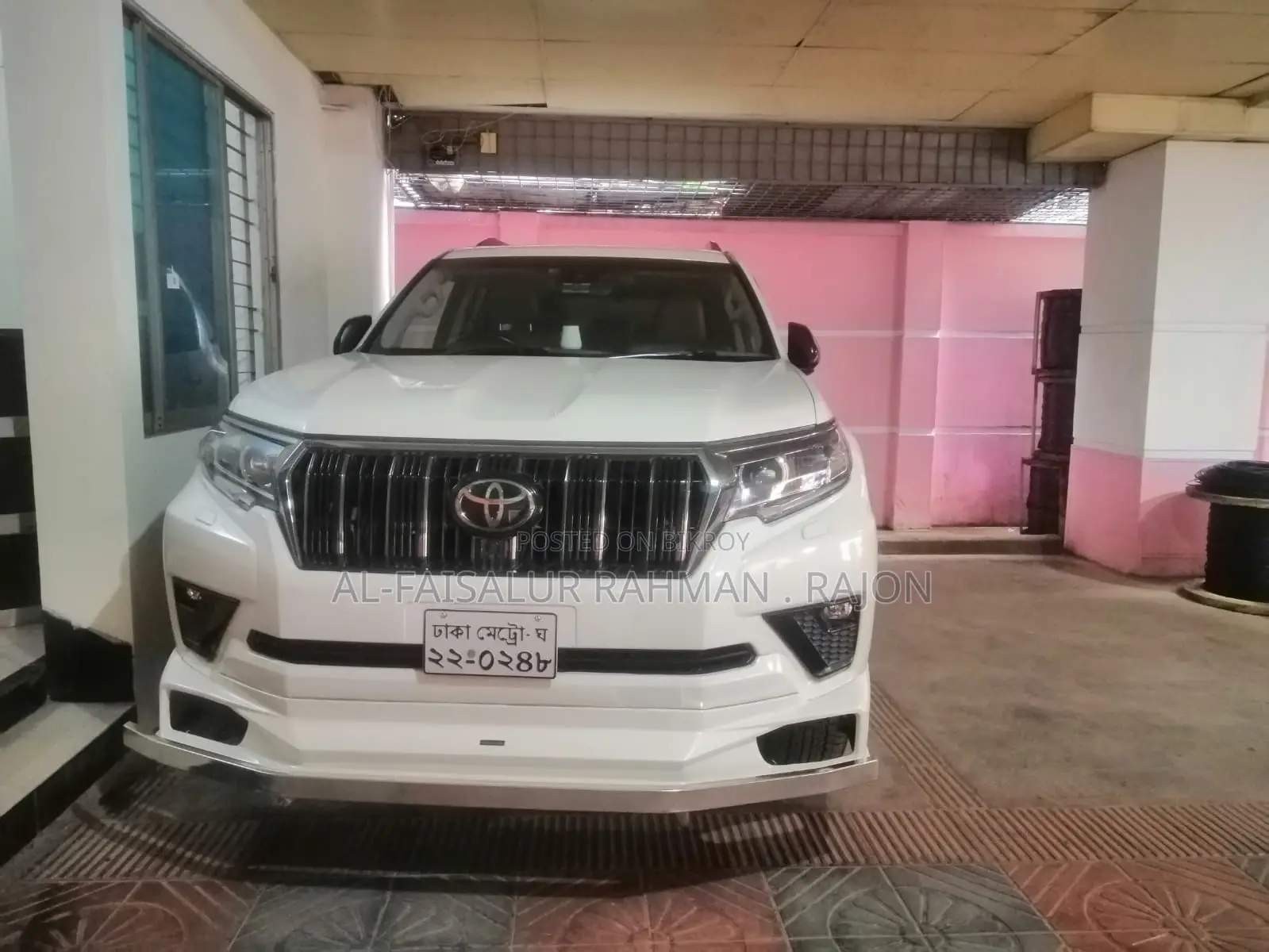 নতুন টয়োটা ল্যান্ড ক্রুজার প্রাডো ৪.০ পেট্রোল টিএক্স ২০২২ সাদা