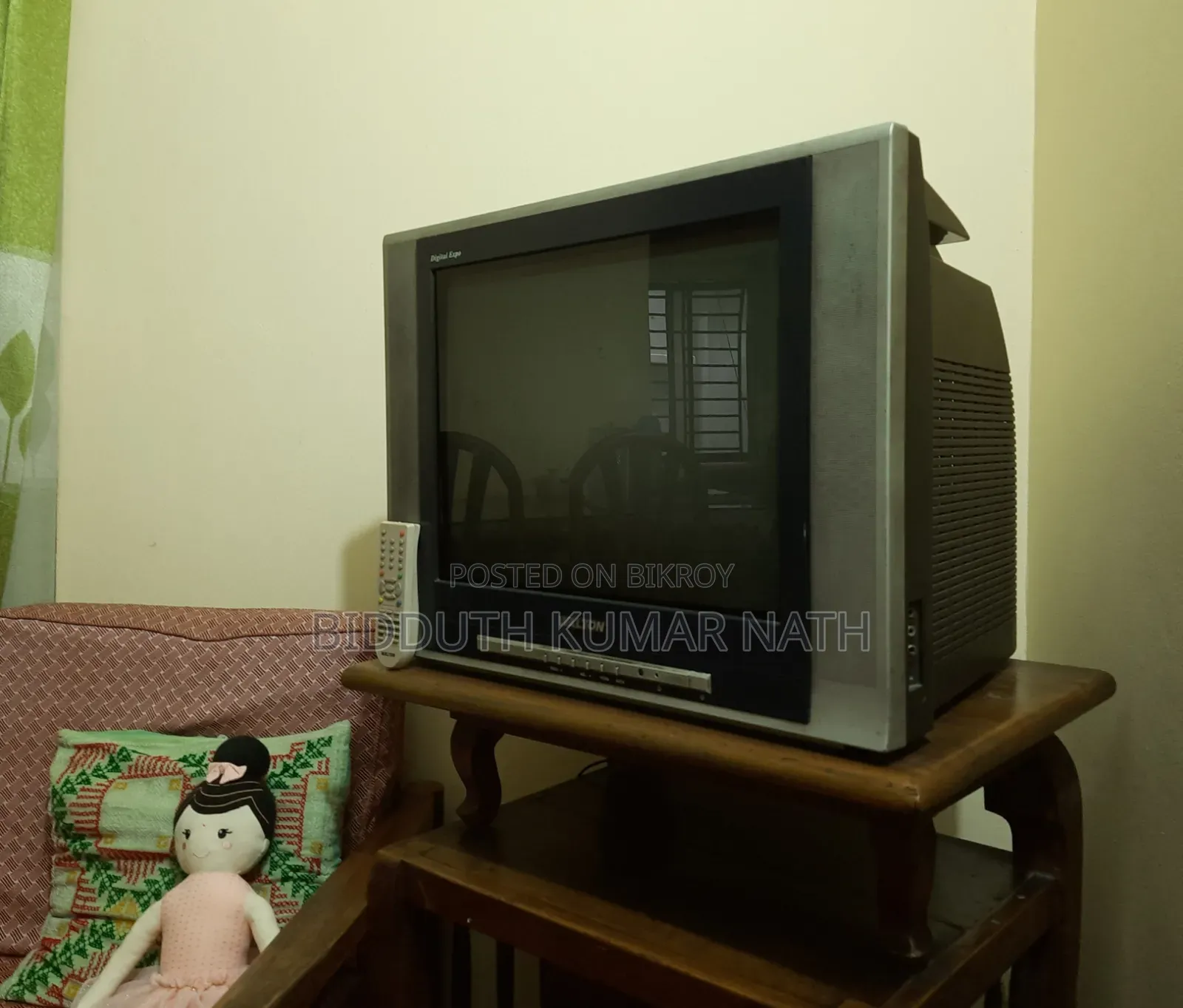 29'' Walton Box TV