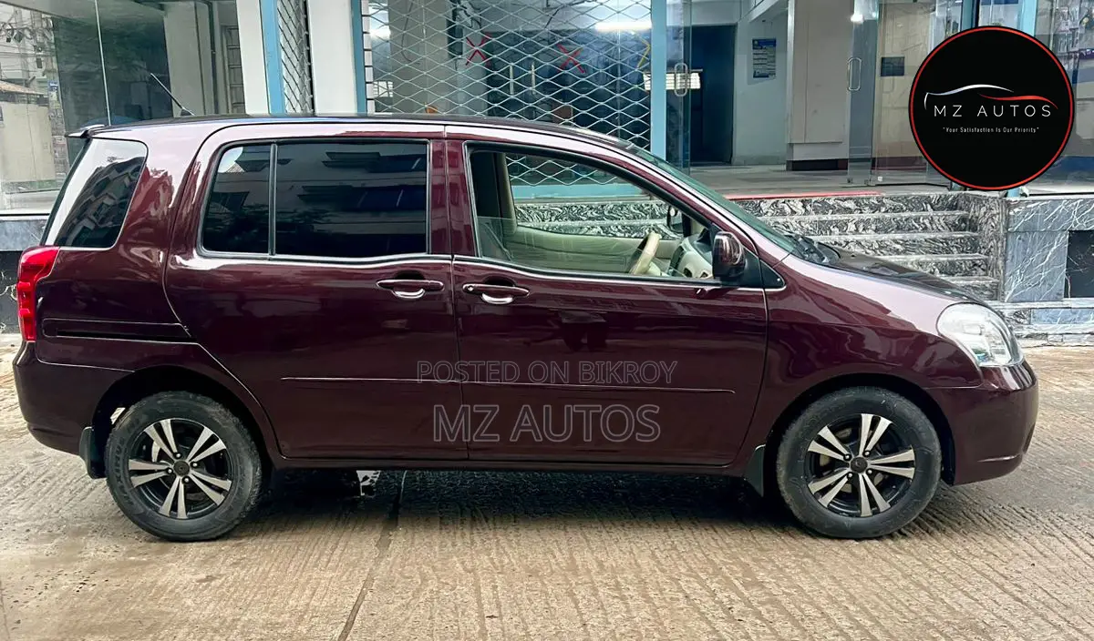 Toyota Raum 1.5 AWD 2003 Maroon