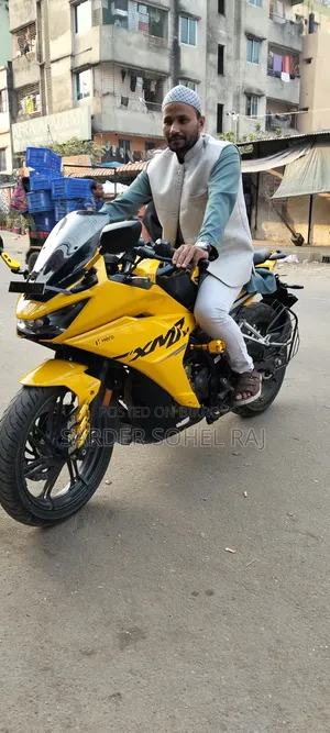 Hero Karizma XMR 210 2025 Yellow