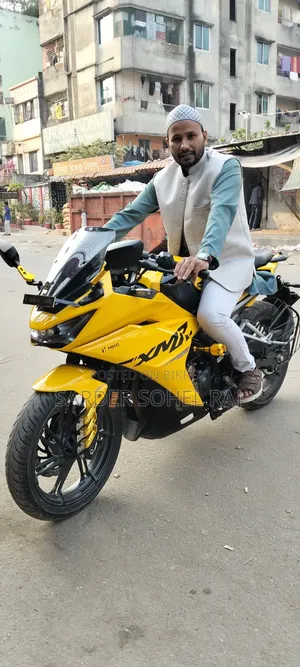 Hero Karizma XMR 210 2025 Yellow