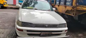 Toyota Corolla Sedan 1995 সাদা
