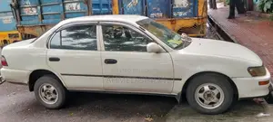 Toyota Corolla Sedan 1995 সাদা