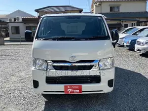 Toyota HiAce 2021 White