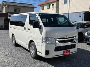Toyota HiAce 2021 White