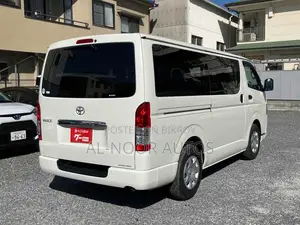 Toyota HiAce 2021 White