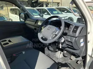 Toyota HiAce 2021 White