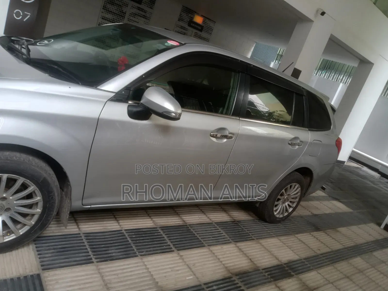 Toyota Corolla Fielder 2013 Silver