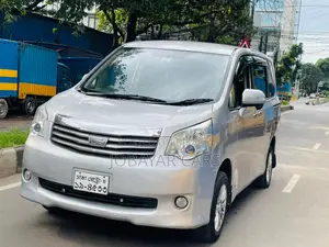 নতুন টয়োটা নোহা ২০১২ সিলভার