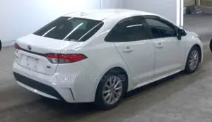টয়োটা করোলা ২০২১ পার্ল
