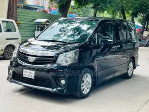 New Toyota Noah 2012 Black