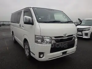 Toyota HiAce 2021