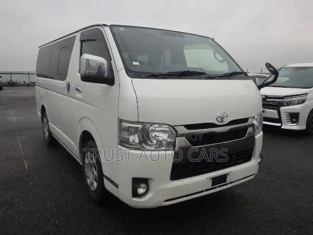 Toyota HiAce 2021