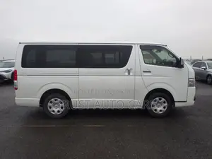Toyota HiAce 2021
