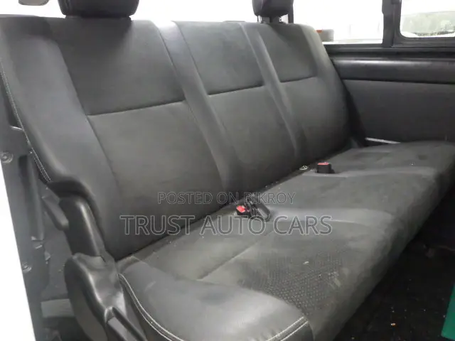 Toyota HiAce 2021