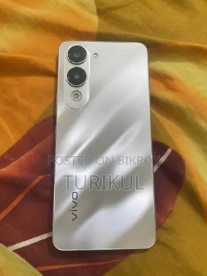 Vivo Y04 128 GB Gold