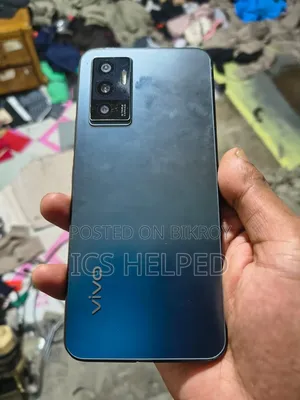 Vivo V23 128 GB