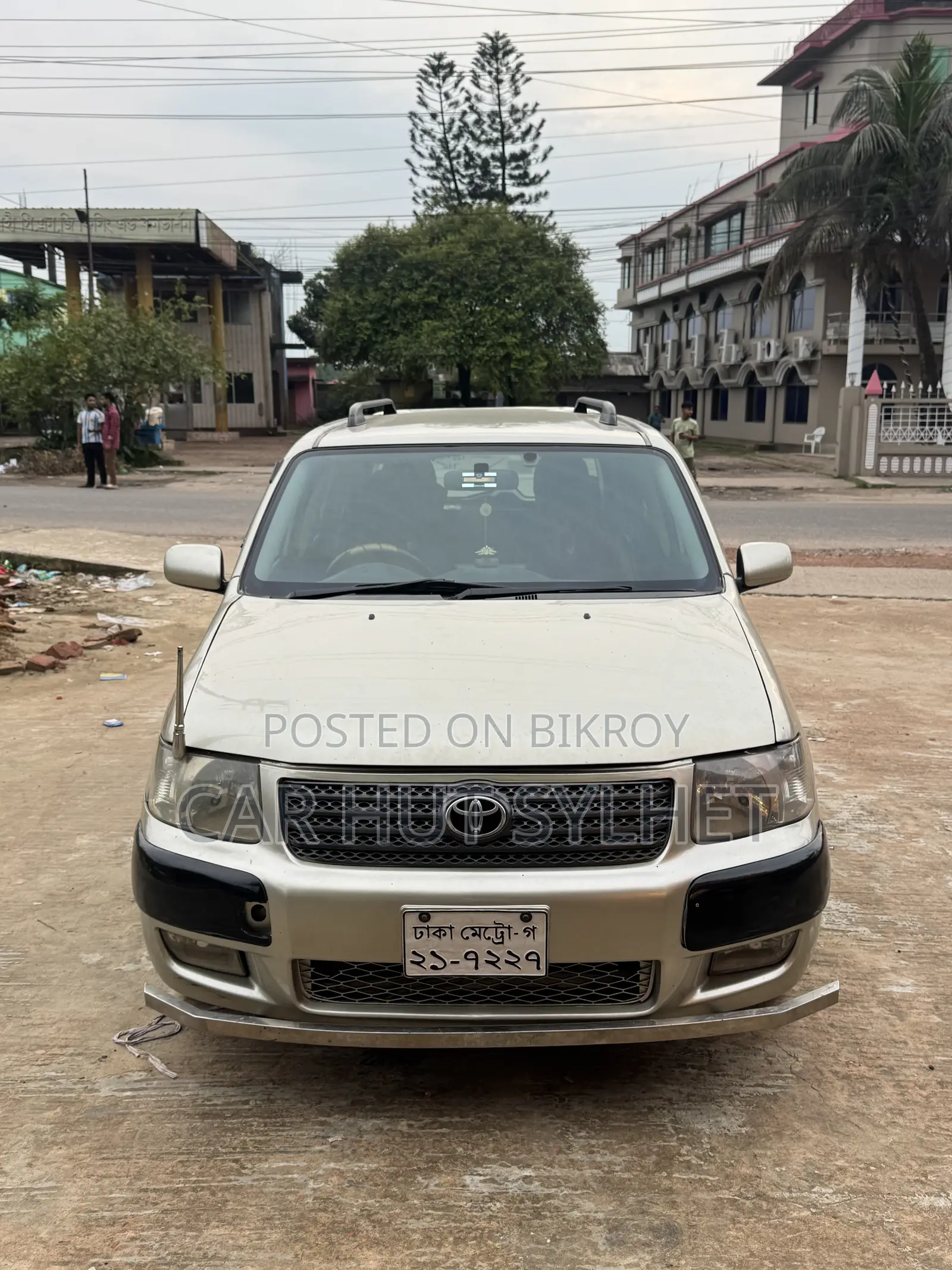 টয়োটা সাকসিড ২০০৪ গোল্ড