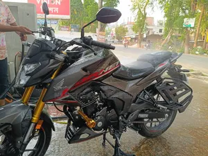 Honda Hornet 2.0 2025