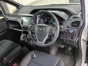Toyota Noah 2021 Pearl