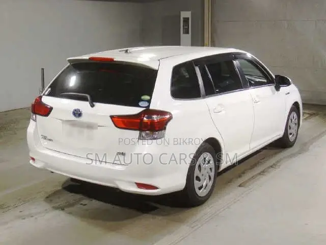Toyota Corolla Fielder 1.5 Hybrid FWD 2021 White