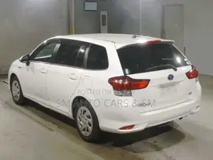 Toyota Corolla Fielder 1.5 Hybrid FWD 2021 White