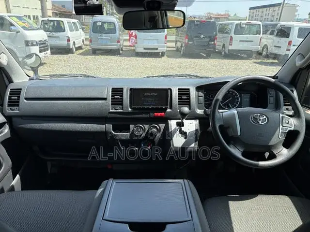 Toyota HiAce 2021 White