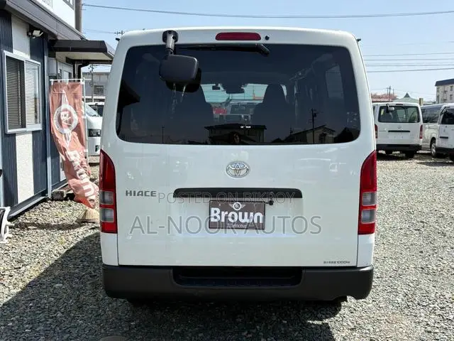 Toyota HiAce 2021 White