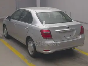 টয়োটা এক্সিও ২০২১ সিলভার