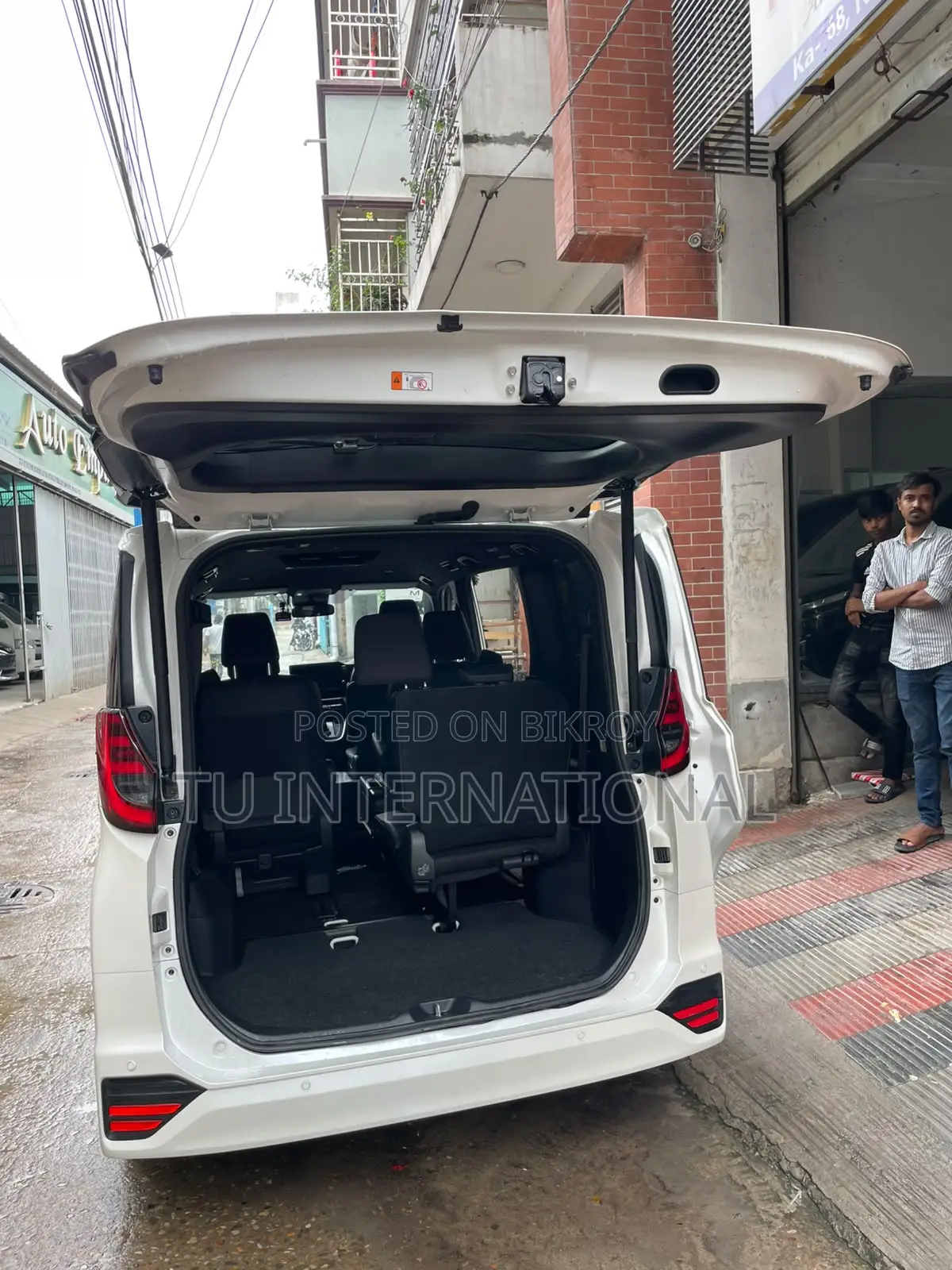 Toyota Noah 2024 Pearl
