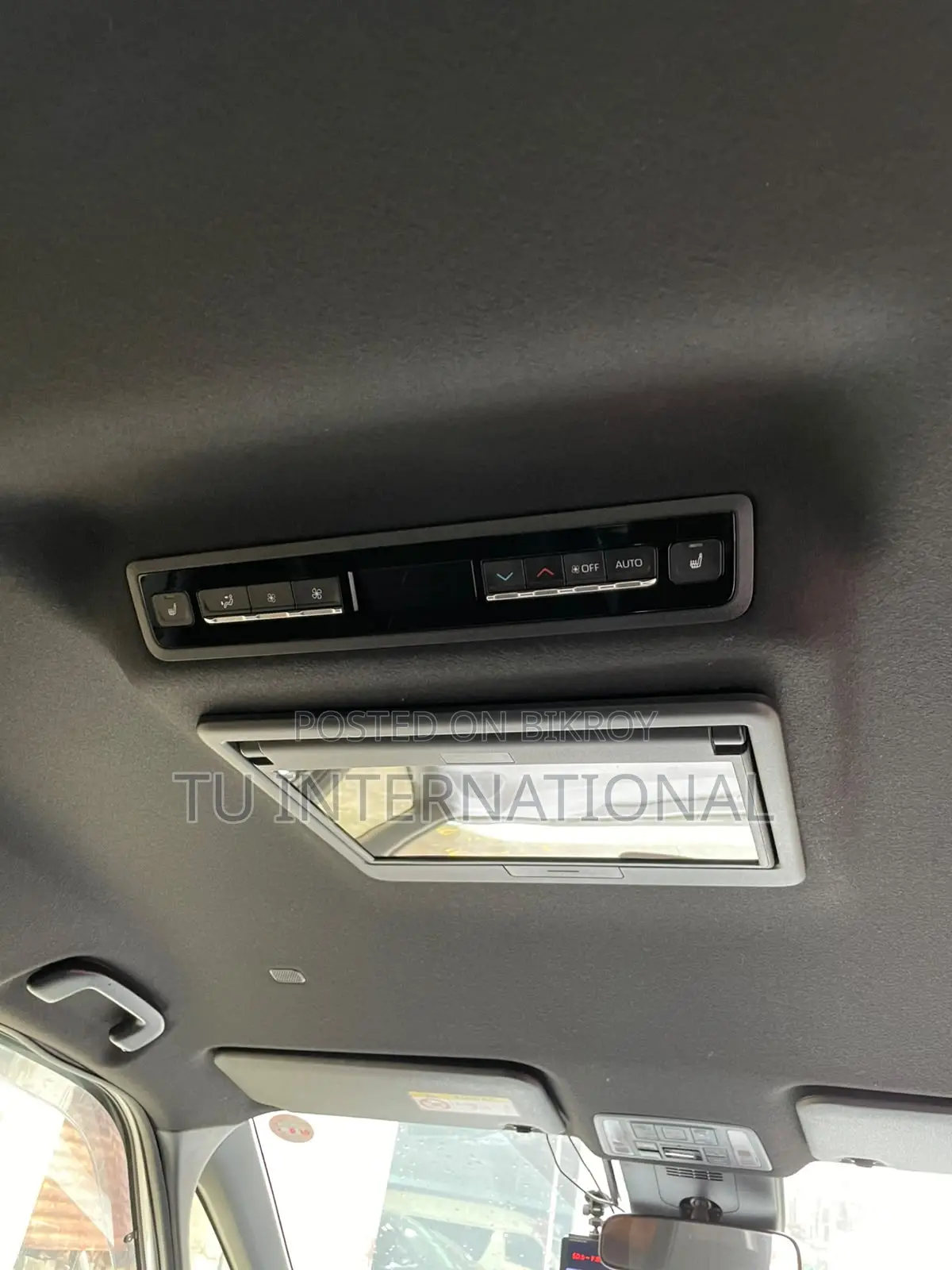 Toyota Noah 2024 Pearl