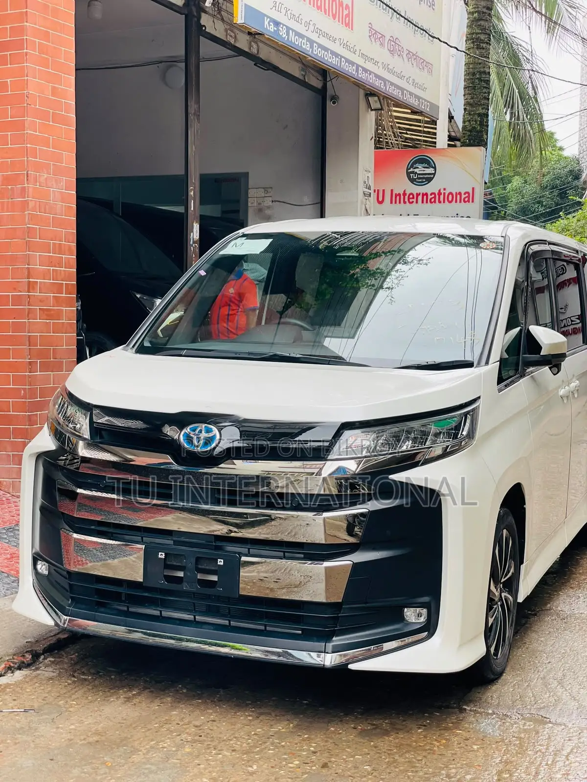 Toyota Noah 2024 Pearl