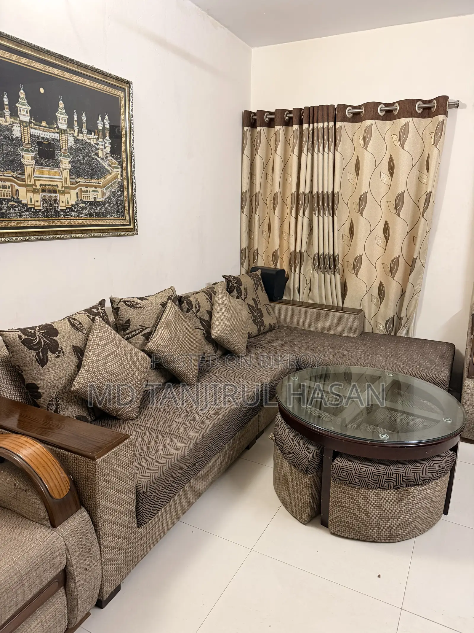 5 Seater Sofa With Divan and Center Table