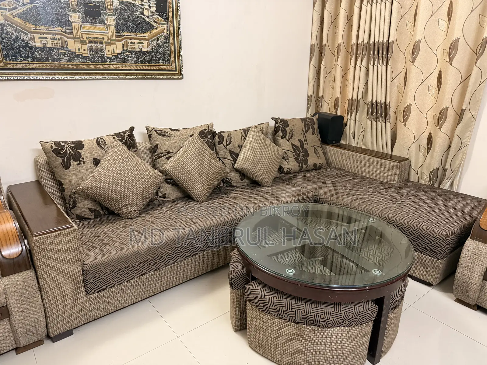 5 Seater Sofa With Divan and Center Table