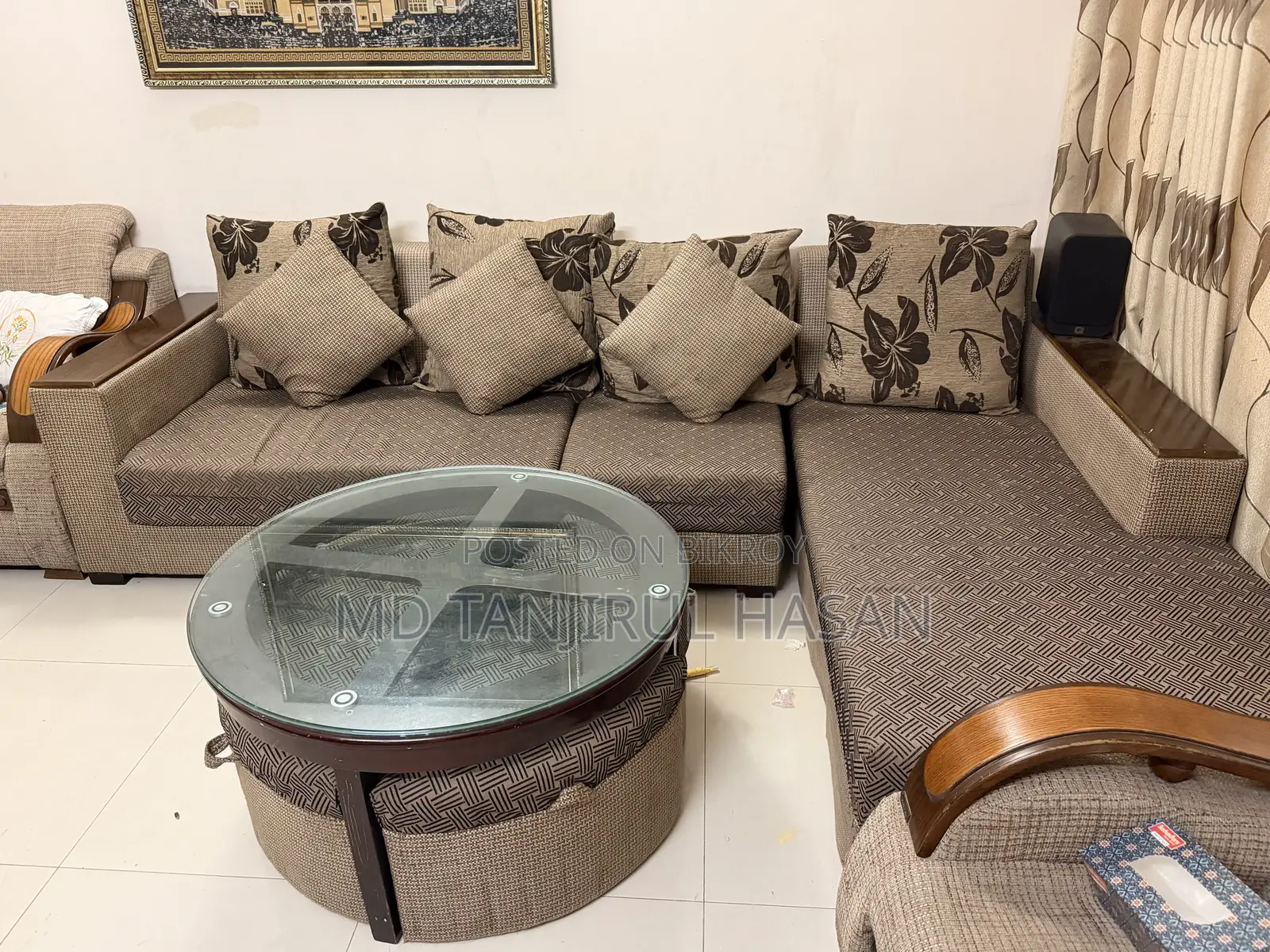 5 Seater Sofa With Divan and Center Table