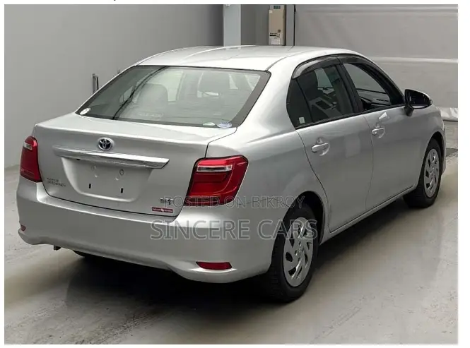 Toyota Axio 2021 Silver