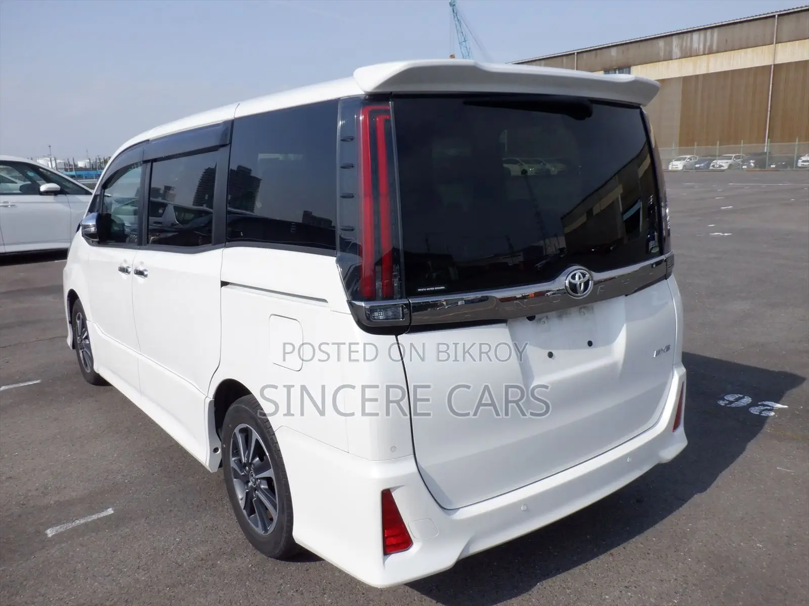 Toyota Noah 2021 Pearl