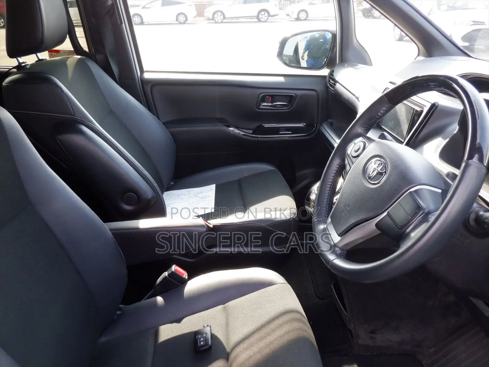 Toyota Noah 2021 Pearl