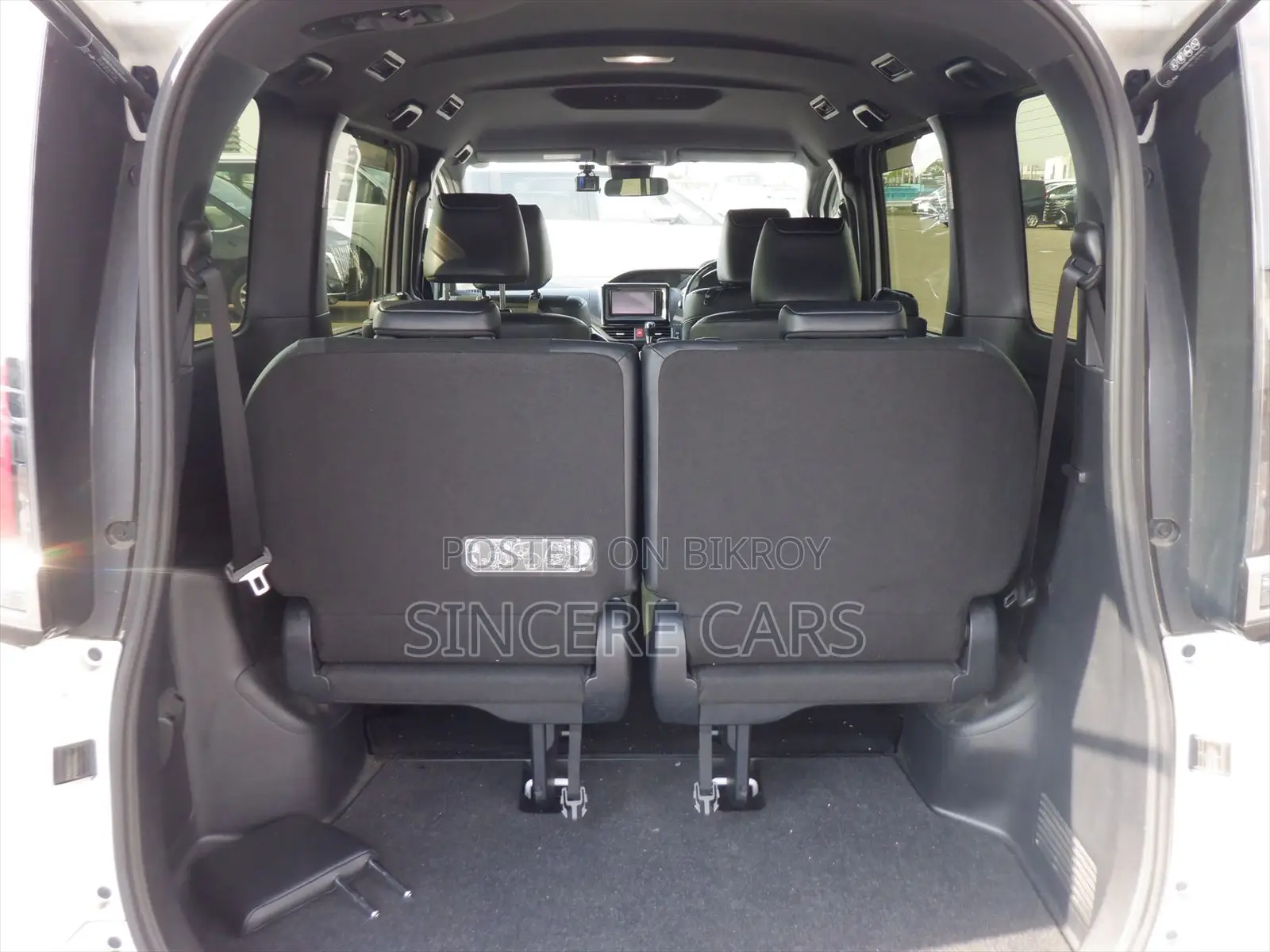 Toyota Noah 2021 Pearl
