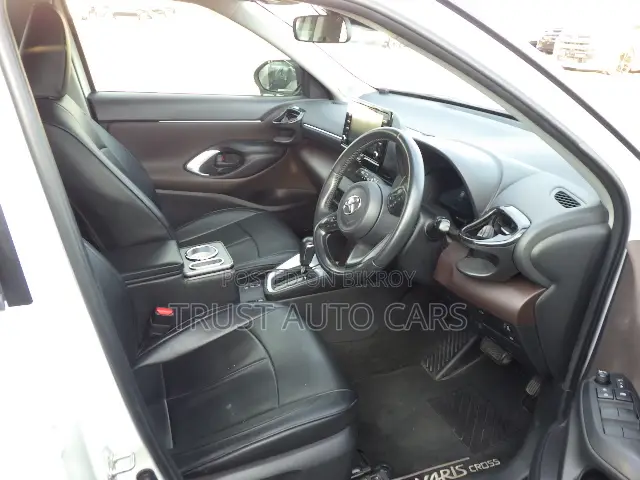 Toyota Yaris Cross 2021 Pearl