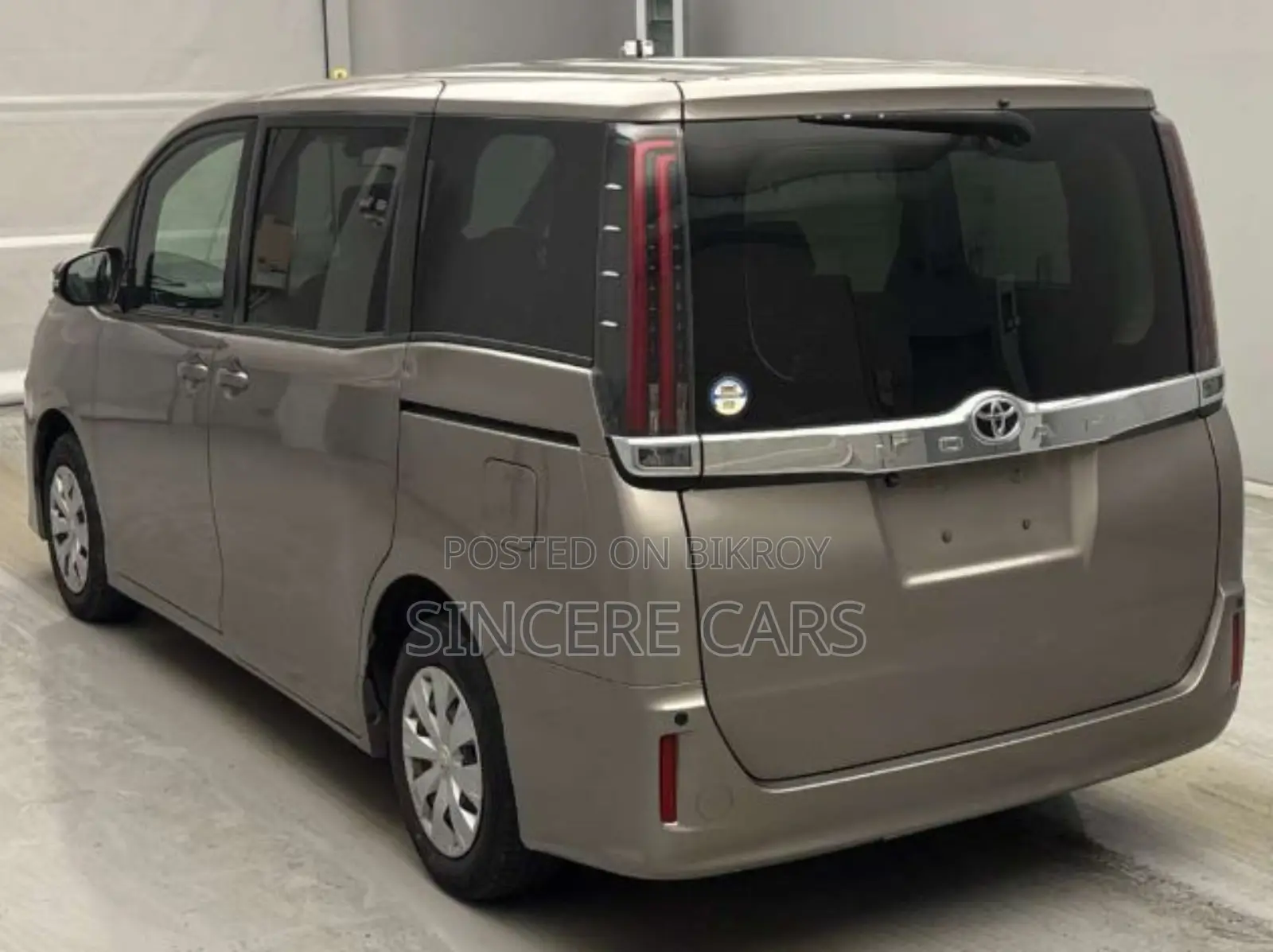Toyota Noah 2021 Brown
